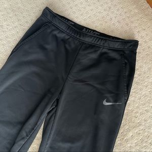 Nike Women’s Fleece Lined Sweatpants Size Large